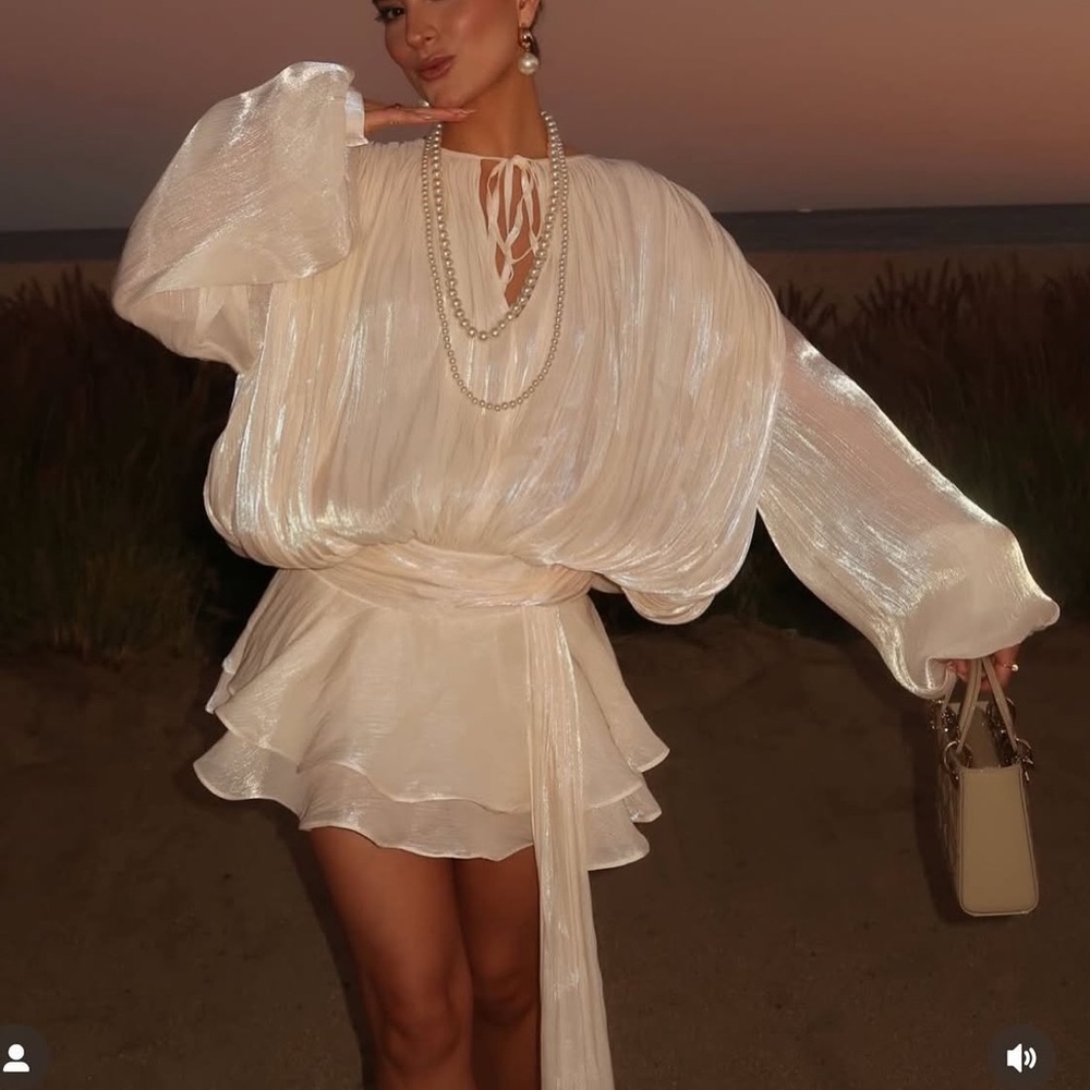 Ivory off white luxurious mini dress with puff sleeve ruffle hem flowy oversized - Picture 8 of 15